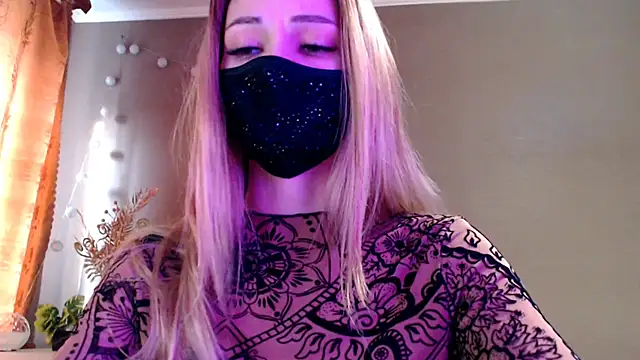Snapshot of Iris_lave chatting on 03-15-26, 03:18 Iris lave online show from 03-15-26, 03:18