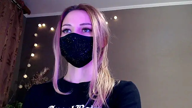 Snapshot of Iris_lave chatting on 03-25-26, 04:57 Iris lave online show from 03-25-26, 04:57