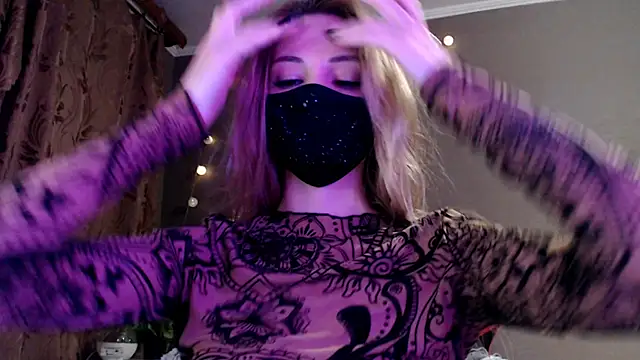 Snapshot of Iris_lave chatting on 03-26-26, 04:56 Iris lave online show from 03-26-26, 04:56