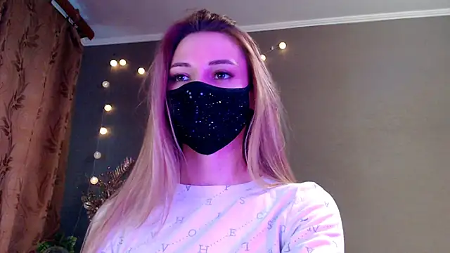 Snapshot of Iris_lave chatting on 04-01-26, 04:15 Iris lave online show from 04-01-26, 04:15
