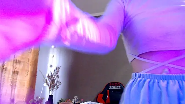 Snapshot of Iris_lave chatting on 04-05-26, 04:04 Iris lave online show from 04-05-26, 04:04