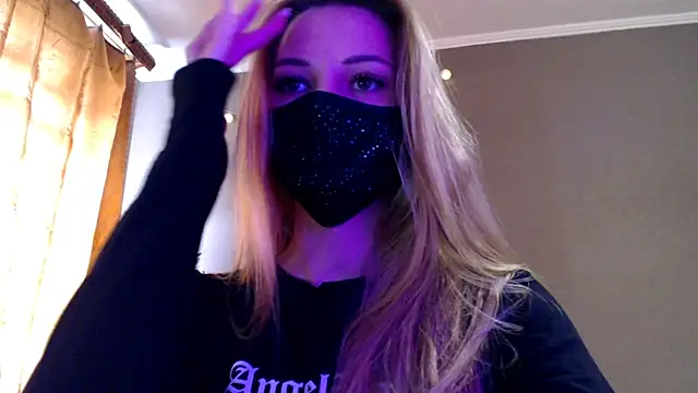 Snapshot of Iris_lave chatting on 04-10-26, 11:59 Iris lave online show from 04-10-26, 11:59
