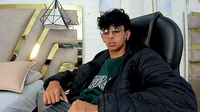 Ibratxandy online show from 03-25-26, 04:02