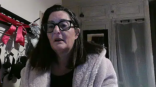 Mistress-Ivy51 online show from 10-23-25, 06:34