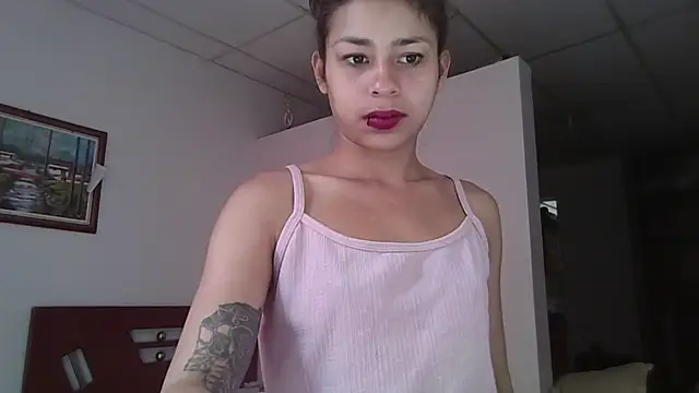 Snapshot of Tendercouple1 chatting on 07-14-26, 02:12 Tendercouple1 online show from 07-14-26, 02:12