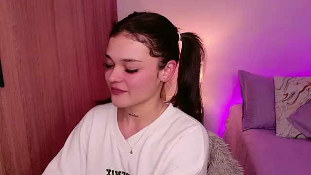 Snapshot of DulceDuarte chatting on 01-11-26, 04:50 DulceDuarte online show from 01-11-26, 04:50