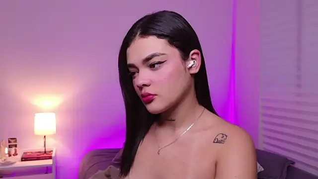 Snapshot of DulceDuarte chatting on 02-18-26, 10:17 DulceDuarte online show from 02-18-26, 10:17