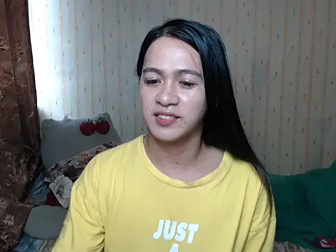 Snapshot of ur_asianpretty chatting on 05-27-26, 01:02 ur asianpretty online show from 05-27-26, 01:02