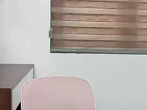 Snapshot of Amelia-babee chatting on 09-27-25, 04:17 Amelia-babee online show from 09-27-25, 04:17