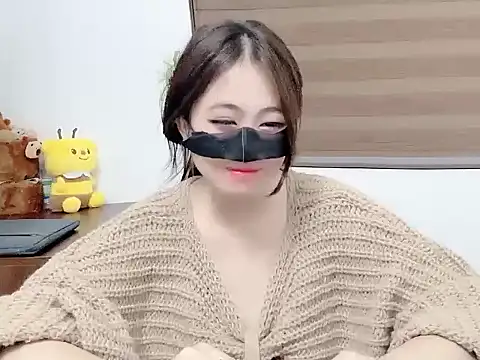 Snapshot of Amelia-babee chatting on 10-08-25, 12:25 Amelia-babee online show from 10-08-25, 12:25