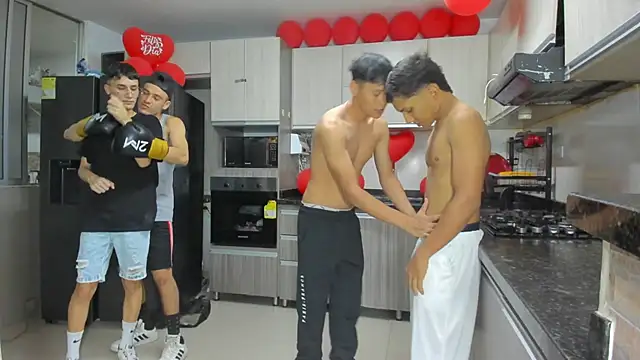 Snapshot of Crazymen_hot chatting on 09-21-25, 11:17 Crazymen hot online show from 09-21-25, 11:17