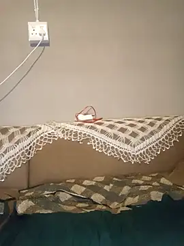 ManInbkack online show from 10-28-25, 01:47