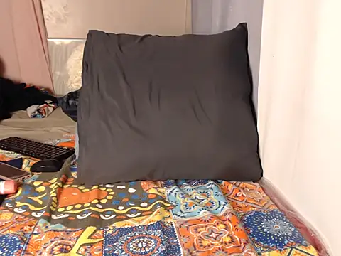 Berryangel03 online show from 04-10-26, 07:29