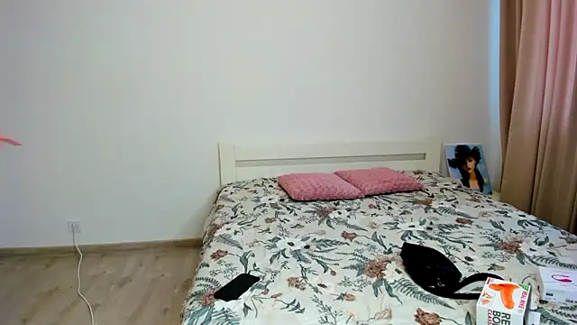 Snapshot of marylips chatting on 03-05-26, 08:32 marylips online show from 03-05-26, 08:32