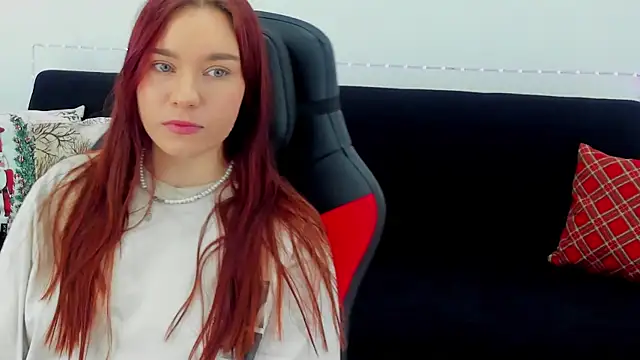 Snapshot of NoraHaynes chatting on 12-16-25, 03:00 NoraHaynes online show from 12-16-25, 03:00