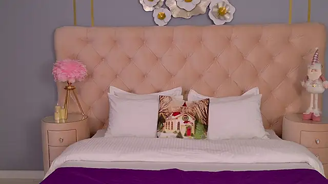 Snapshot of NoraHaynes chatting on 12-20-25, 03:13 NoraHaynes online show from 12-20-25, 03:13