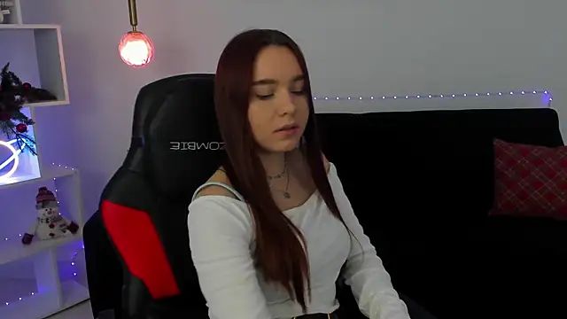 Snapshot of NoraHaynes chatting on 12-22-25, 03:03 NoraHaynes online show from 12-22-25, 03:03