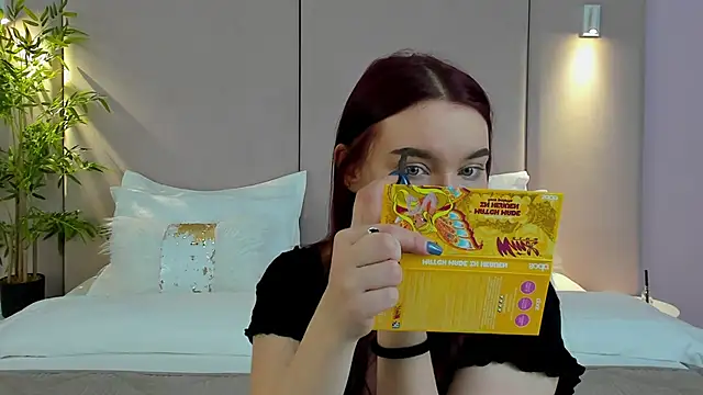 Snapshot of NoraHaynes chatting on 01-13-26, 03:01 NoraHaynes online show from 01-13-26, 03:01