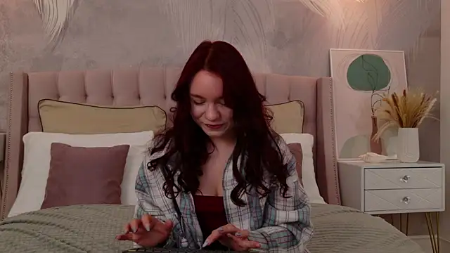 NoraHaynes online show from 06-10-26, 02:12