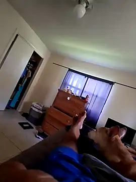 Snapshot of pullitoff chatting on 09-22-25, 02:41 pullitoff online show from 09-22-25, 02:41