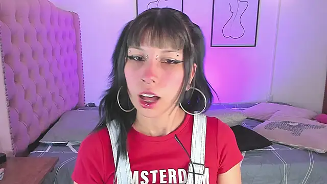 Snapshot of Rose_72 chatting on 09-08-25, 06:40 Rose 72 online show from 09-08-25, 06:40