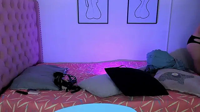 Snapshot of Rose_72 chatting on 09-28-25, 07:08 Rose 72 online show from 09-28-25, 07:08