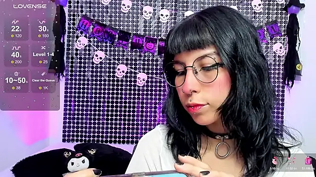 Snapshot of Rose_72 chatting on 10-23-25, 07:34 Rose 72 online show from 10-23-25, 07:34