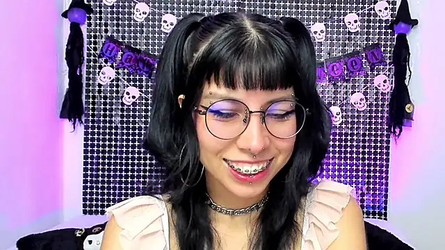 Snapshot of Rose_72 chatting on 10-27-25, 06:34 Rose 72 online show from 10-27-25, 06:34