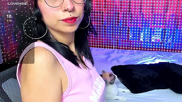 Snapshot of Rose_72 chatting on 12-17-25, 07:42 Rose 72 online show from 12-17-25, 07:42