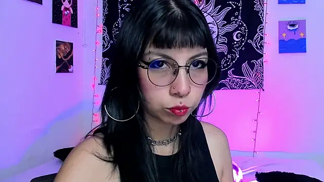 Snapshot of Rose_72 chatting on 02-04-26, 07:31 Rose 72 online show from 02-04-26, 07:31