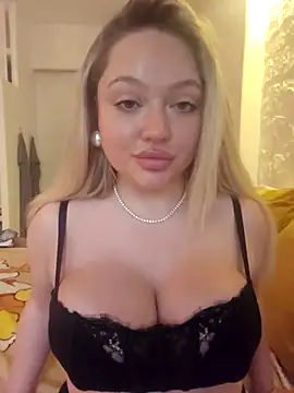 misstitmouseofficial online show from 10-19-25, 01:56