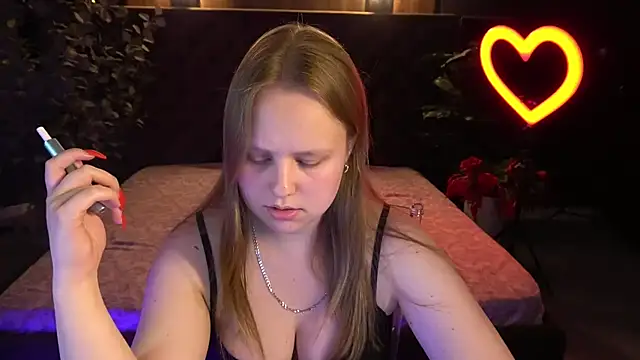 Snapshot of CrystallPaws chatting on 06-16-26, 05:43 CrystallPaws online show from 06-16-26, 05:43