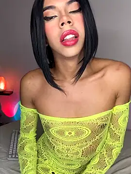 Snapshot of beauty_doll1 chatting on 12-19-25, 07:10 beauty doll1 online show from 12-19-25, 07:10