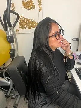 Snapshot of hotadhara01 chatting on 10-30-25, 02:35 hotadhara01 online show from 10-30-25, 02:35