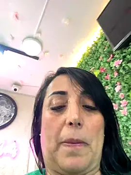 Snapshot of hotadhara01 chatting on 11-21-25, 08:18 hotadhara01 online show from 11-21-25, 08:18