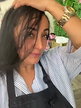 Snapshot of hotadhara01 chatting on 03-27-26, 03:23 hotadhara01 online show from 03-27-26, 03:23