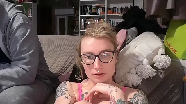 harleyblair online show from 05-06-26, 10:04
