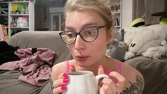 harleyblair online show from 05-07-26, 08:03