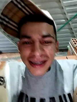 Snapshot of Tussi-amor chatting on 09-11-25, 03:06 Tussi-amor online show from 09-11-25, 03:06