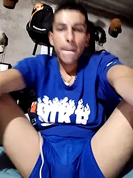 Snapshot of Tussi-amor chatting on 09-14-25, 03:27 Tussi-amor online show from 09-14-25, 03:27