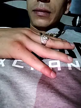 Snapshot of Tussi-amor chatting on 09-24-25, 09:23 Tussi-amor online show from 09-24-25, 09:23