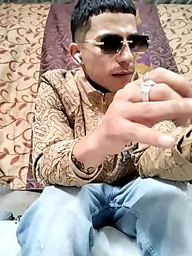 Snapshot of Tussi-amor chatting on 09-26-25, 05:28 Tussi-amor online show from 09-26-25, 05:28