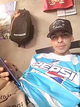 Snapshot of Tussi-amor chatting on 02-09-26, 02:21 Tussi-amor online show from 02-09-26, 02:21