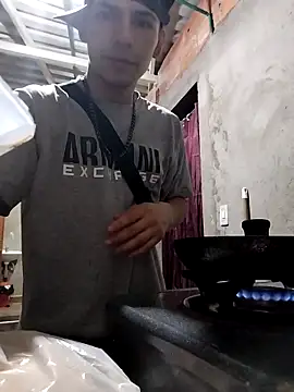 Snapshot of Tussi-amor chatting on 02-11-26, 03:22 Tussi-amor online show from 02-11-26, 03:22