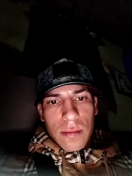 Snapshot of Tussi-amor chatting on 02-17-26, 06:43 Tussi-amor online show from 02-17-26, 06:43