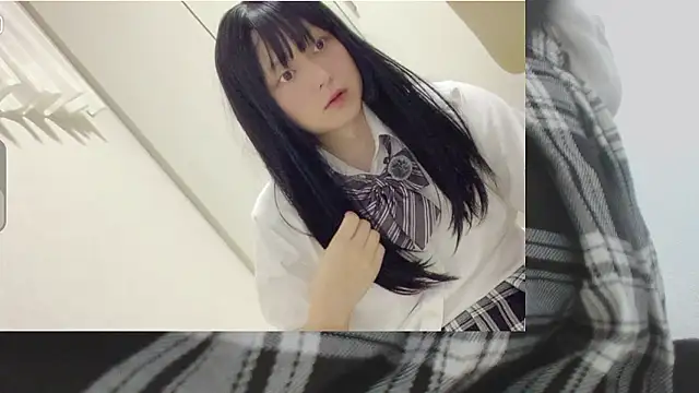 Mia032 online show from 10-12-25, 01:32