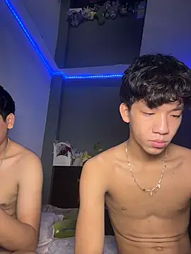 Kailertwink online show from 07-08-26, 10:58