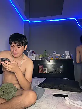 Kailertwink online show from 07-18-26, 05:55