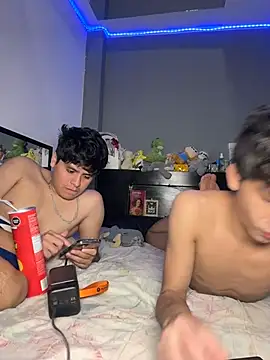 Kailertwink online show from 07-20-26, 07:38
