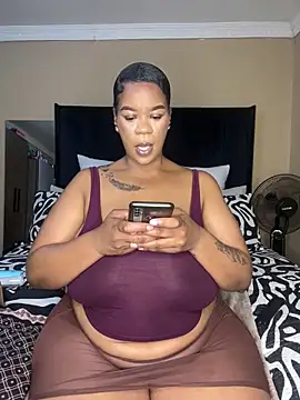 Snapshot of THICKBUNNYCHICKxxx chatting on 10-04-25, 08:29 THICKBUNNYCHICKxxx online show from 10-04-25, 08:29